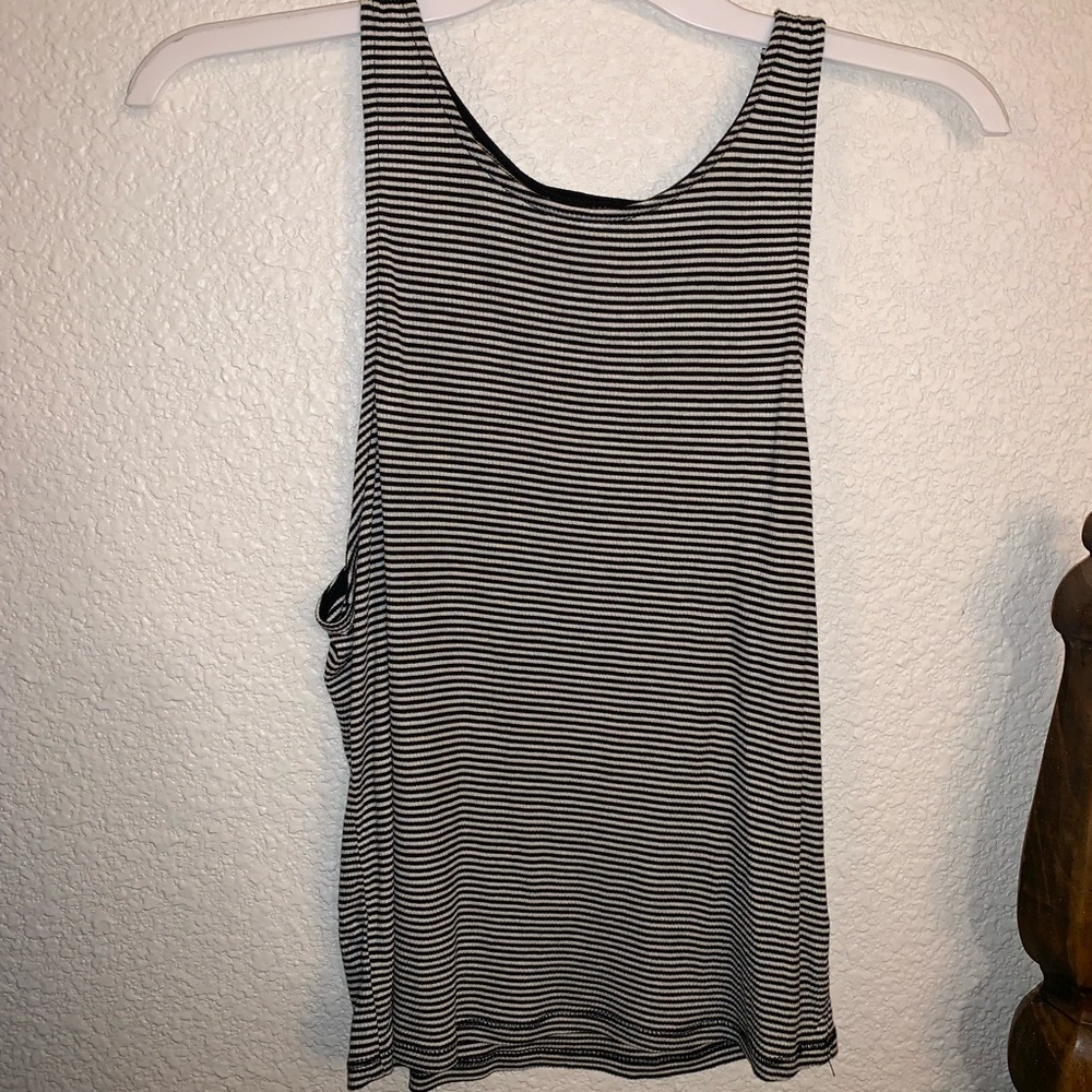 Striped black and white top
